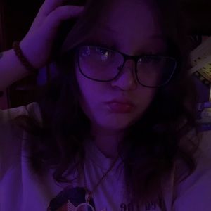 Meet your Posher, Abigail